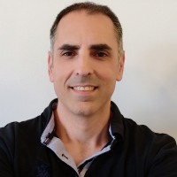 Yaniv Perry