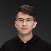 Dewei L.