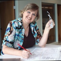 V Carol Jones, Pe, Ptoe