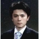 Yong Seung Lee, Cfa