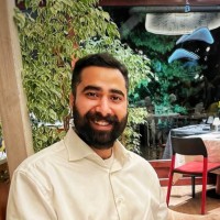 Dr. Rishab Handa