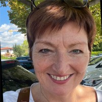 Sanna, Arbejde Iversen