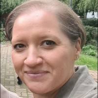 Eszter Schmidt