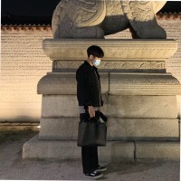 김근욱