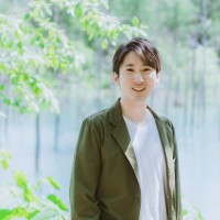 新井貴也