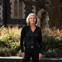 Lisa Gwynne