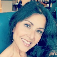 Elizabeth Paz