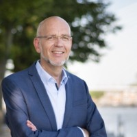 Simon J. Van Der Vlies