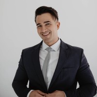 Tomás M.