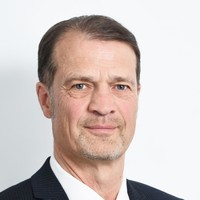 Dr. Stefan Junge