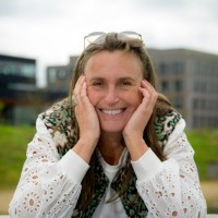 Claudia Riet, van