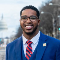 Jamal Holtz