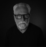 Andrew Peters