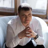 Денис Шархов