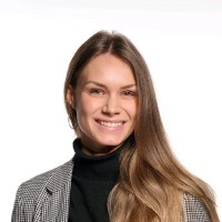 Julie STRAATMAN