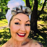 Dee Lynch