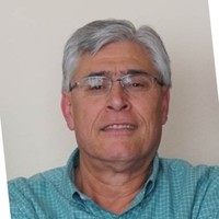 Carlos Olivas