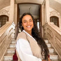 Adriana Linda C. Machado