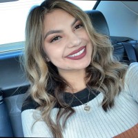 Mia Flores