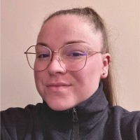 Lora Hennebelle