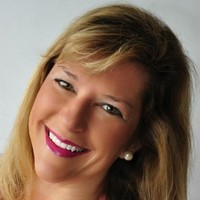 Andrea Csia, Mlis