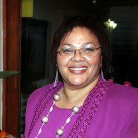Linda De Vries