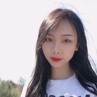 Esther Zhong