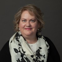 Sarah Andrews, Mlis, Mpa