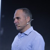 Avi Blau