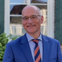 Lars Frost