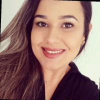 Thays Diniz