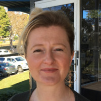 Leanne De Vries