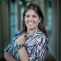 Déborah Meirelles  R. Brasil