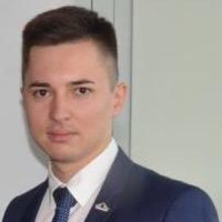 Дмитрий Глухов