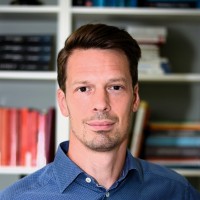 Fredrik Lindstrand
