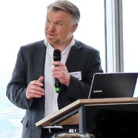 Dr. Markus Kern ( 马库斯·科恩 博士 )