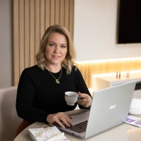 Adriana Lampert Feltrin