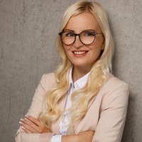 Lisa Riehl, Mba