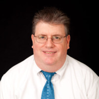 Dennis Faulkner