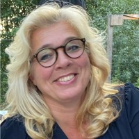 Liane Van Deijk