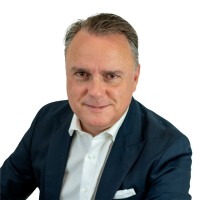 Stefan R.