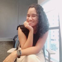 Adrianne Oliveira