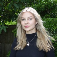 Holly Thompson