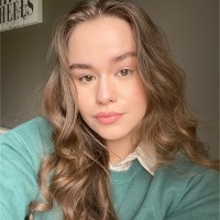 Elina Li
