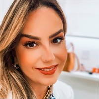 Caroline Tuma de Oliveira