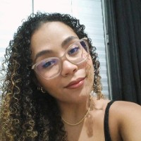 Carolina Correia Caldeira Santos