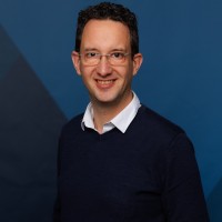 Moris Bakker