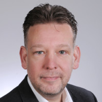 Dr. Simon Vey