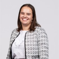 Dóra Olsavszky