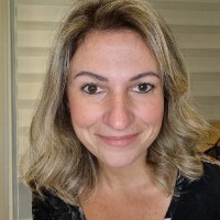 Karina L. Ferraiole Leal